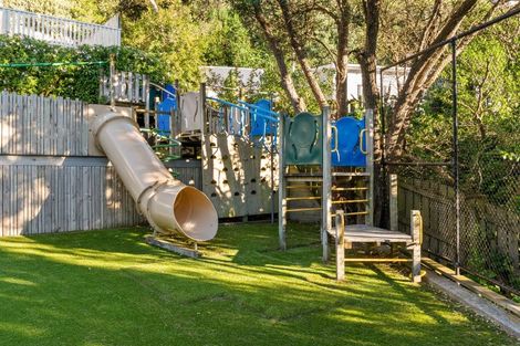 Photo of property in 147 Seatoun Heights Road, Miramar, Wellington, 6022