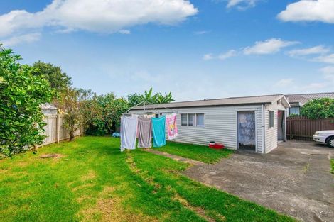 Photo of property in 42 Staverton Crescent, Mangere, Auckland, 2022