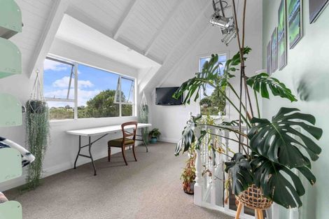 Photo of property in 15 Carlton Terrace, Westown, New Plymouth, 4310