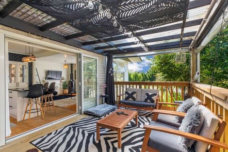 Photo of property in 8 Kashmir Road, Glen Eden, Auckland, 0602