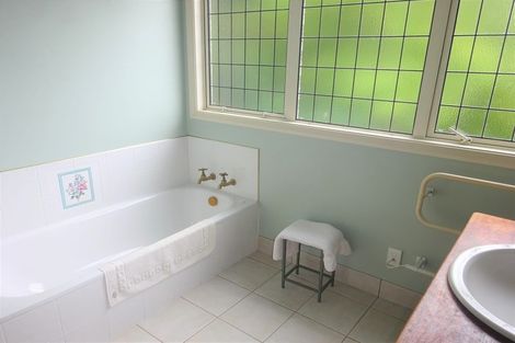 Photo of property in 39 Kirkwood Avenue, Upper Riccarton, Christchurch, 8041