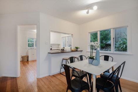 Photo of property in 119 Ruskin Road, Newlands, Wellington, 6037