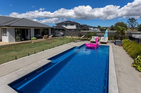 Photo of property in 19 Kahika Grove, Huapai, Kumeu, 0810