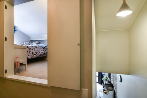 Photo of property in 5a Wye Place, Fernhill, Queenstown, 9300