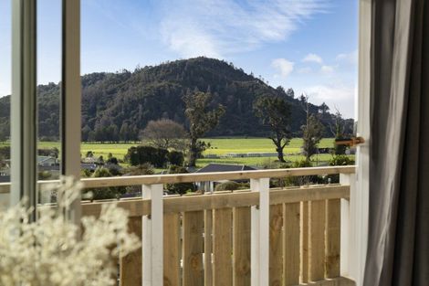 Photo of property in 32 Arapeta Place, Takaka, 7110