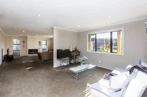 Photo of property in 15 Kirton Drive, Riverstone Terraces, Upper Hutt, 5018