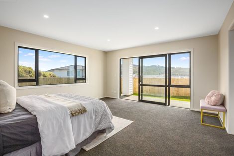Photo of property in 4 Omaka Place, Aotea, Porirua, 5024