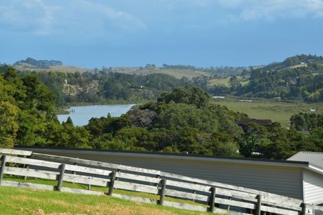 Photo of property in 299 Whangaparaoa Road, Red Beach, 0932