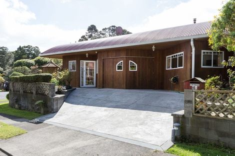 Photo of property in 8a Spencer Place, Merrilands, New Plymouth, 4312