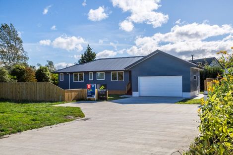 Photo of property in 9 Macrocarpa Lane, Carterton, 5713