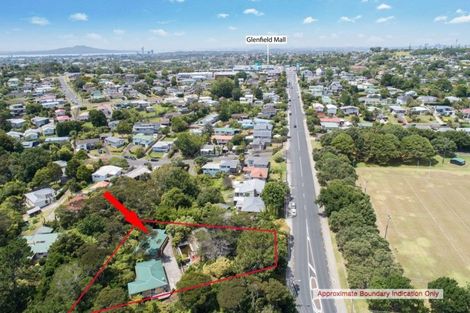 Photo of property in 2/47 Kaipatiki Road, Glenfield, Auckland, 0629