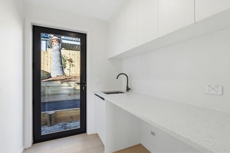 Photo of property in 8a Cedar Terrace, Stanmore Bay, Whangaparaoa, 0932