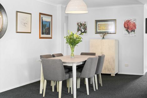 Photo of property in 27 Saint James Drive, Huntington, Hamilton, 3210