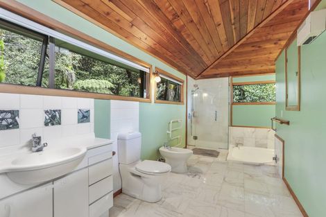 Photo of property in 18 Tinopai Road, Titirangi, Auckland, 0604