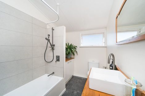 Photo of property in 103 Featherston Street, Takaro, Palmerston North, 4412
