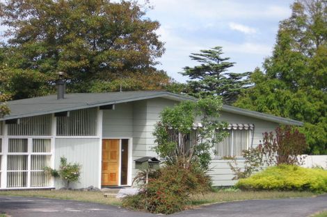 Photo of property in 11 Longbill Place, Glendene, Auckland, 0602