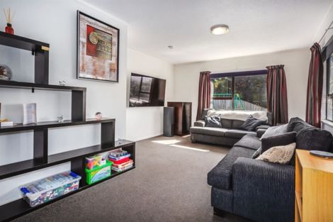 Photo of property in 9 Seagull Place, Whitby, Porirua, 5024