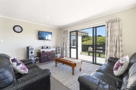 Photo of property in 3 Gina Way, Welcome Bay, Tauranga, 3112