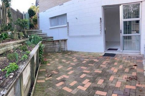 Photo of property in 3 Idesia Place, Totara Heights, Auckland, 2105