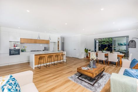 Photo of property in 1 Vintry Drive, Kumeu, 0810