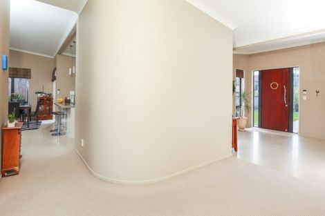 Photo of property in 13 Gibbston Close, Huntington, Hamilton, 3210