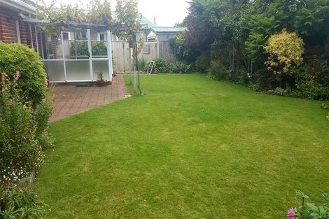 Photo of property in 6 Walton Avenue, Waikanae, 5036