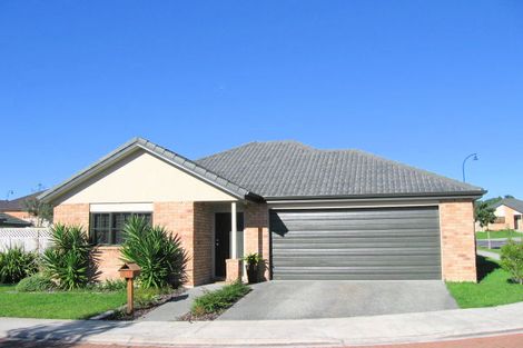 Photo of property in 3 Applebox Lane, Henderson, Auckland, 0612