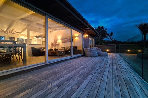 Photo of property in 50 Carsons Road, Waiheke Island, 1971