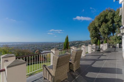 Photo of property in 141 Hackthorne Road, Cashmere, Christchurch, 8022