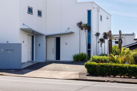 Photo of property in 21b Hobson Street, New Plymouth, 4312