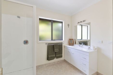 Photo of property in 13 Barnett Drive, Marton, 4710