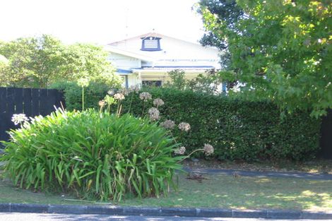 Photo of property in 37 Willerton Avenue, New Lynn, Auckland, 0600