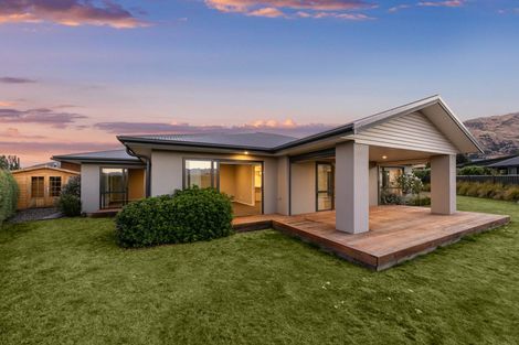 Photo of property in 5 Nancy Lane, Wanaka, 9305