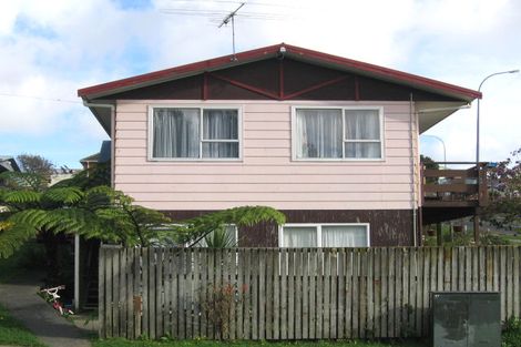 Photo of property in 139 Driver Crescent, Cannons Creek, Porirua, 5024