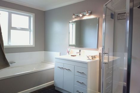 Photo of property in 52 Sheridan Terrace, Johnsonville, Wellington, 6037