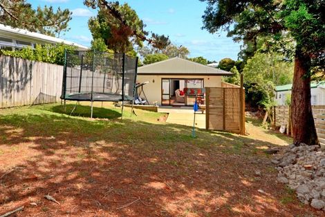 Photo of property in 2/11 Roseneath Place, Birkdale, Auckland, 0626