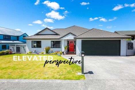 Photo of property in 17 Birkinshaw Grove, Riverstone Terraces, Upper Hutt, 5018