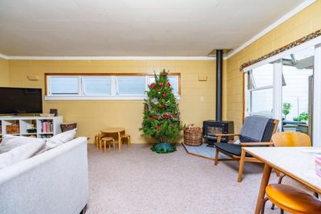 Photo of property in 23 The Centre, Waipu, 0510
