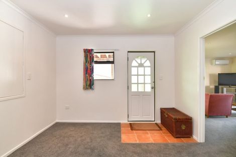 Photo of property in 19 Moffat Road, Red Beach, 0932