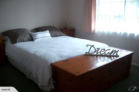 Photo of property in 75 Kennedy Avenue, Forrest Hill, Auckland, 0620