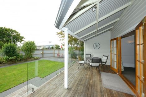 Photo of property in 124 Purchas Street, Edgeware, Christchurch, 8013