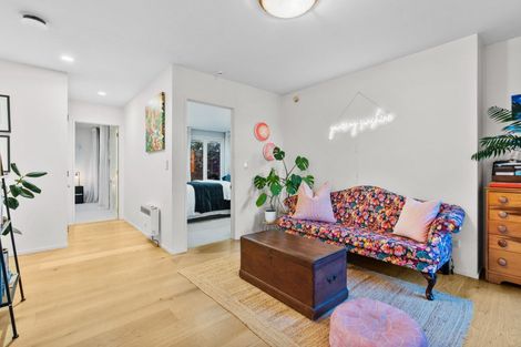 Photo of property in 2/7 Morton Avenue, Forrest Hill, Auckland, 0620