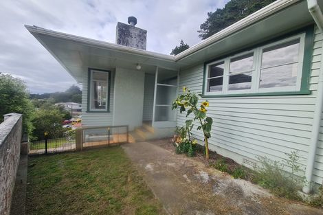 Photo of property in 28 Arapiko Street, Johnsonville, Wellington, 6037