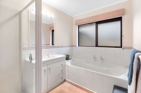 Photo of property in 3 Celtic Court, Roslyn, Palmerston North, 4414