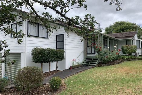 Photo of property in 10 Peterhouse Place, West Harbour, Auckland, 0618