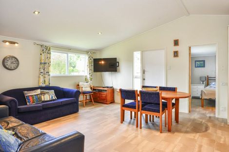 Photo of property in 140 Newcastle Street, Mahia, 4198