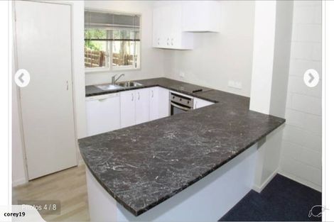 Photo of property in 105 Churton Drive, Churton Park, Wellington, 6037