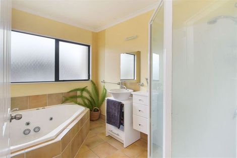 Photo of property in 50 Ridgeway Road, Pukekohe, 2120