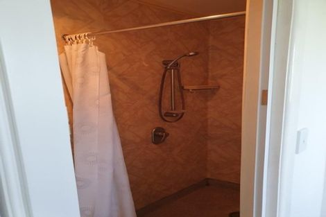 Photo of property in 24 Beach Road, Glenbrook, Waiuku, 2681