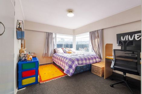 Photo of property in 205 Main North Road, Redwood, Christchurch, 8051